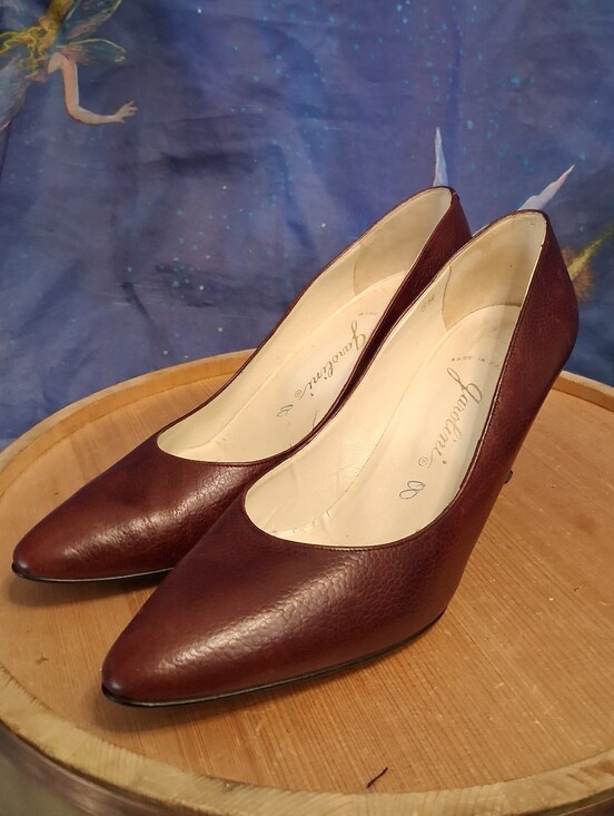 Garolini Shoes - Vintage Garolini Size 8 Red Leather Pumps